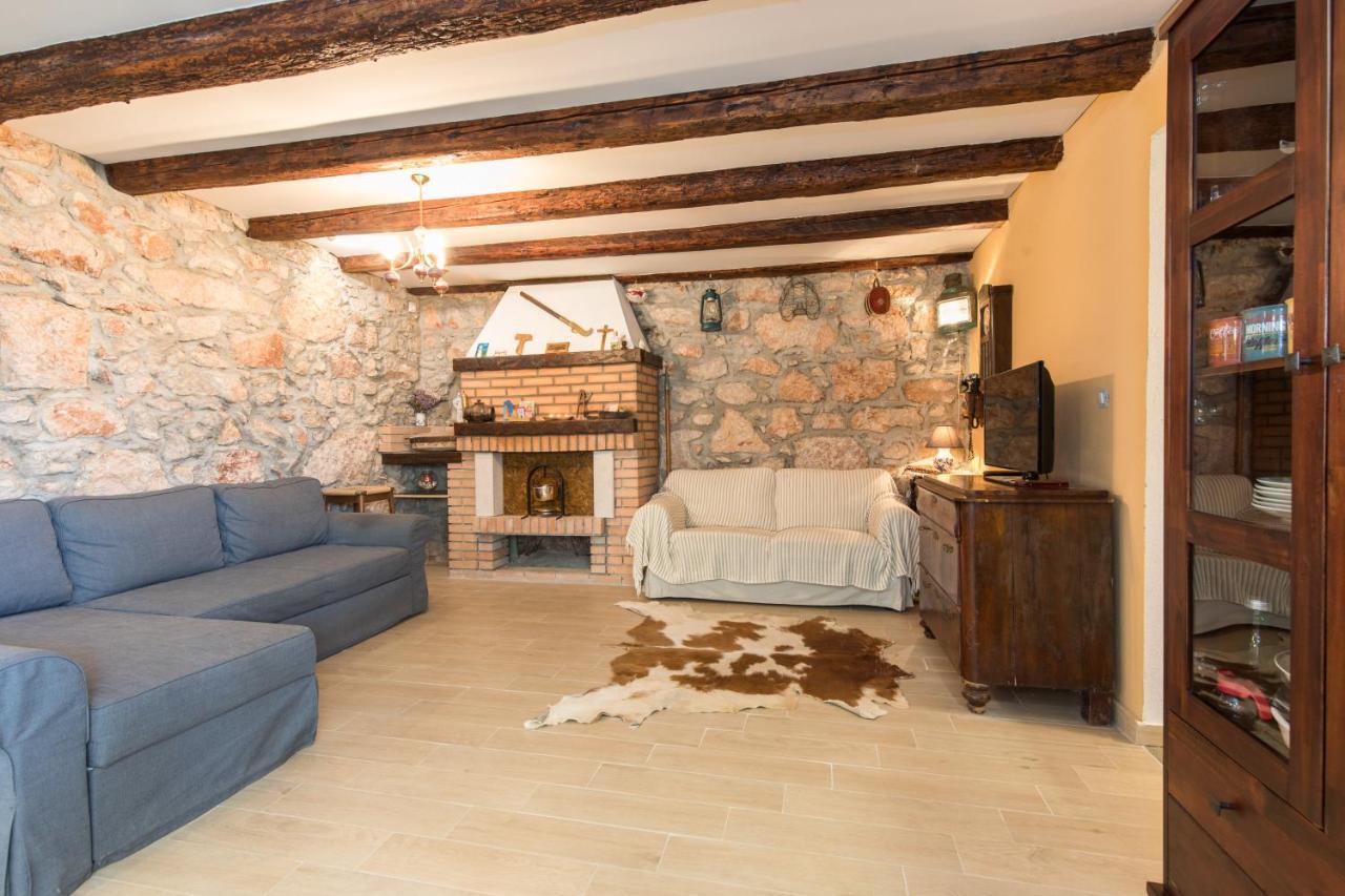 Apartman Lidija Рисика Екстериор снимка